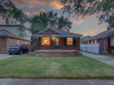13072 ORCHARD Street, Southgate, MI 48195