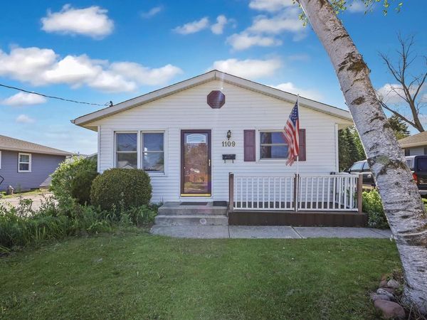 1109 S 36th STREET, Manitowoc, WI 54220