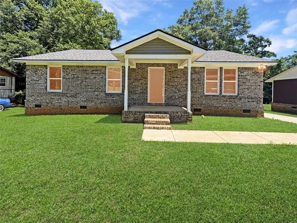 24 George Street , Forsyth, GA 31029