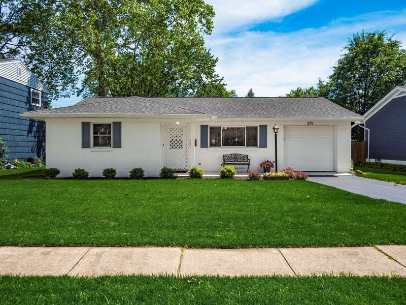 531 Deerwood Avenue E, Columbus, OH 43230 Photo 1