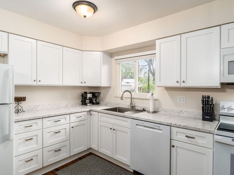531 Deerwood Avenue E, Columbus, OH 43230 Photo 10
