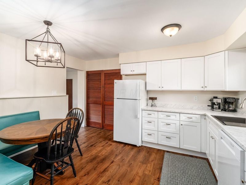 531 Deerwood Avenue E, Columbus, OH 43230 Photo 11