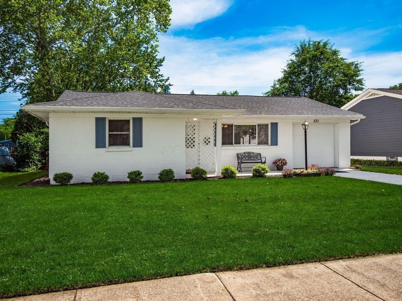 531 Deerwood Avenue E, Columbus, OH 43230 Photo 3