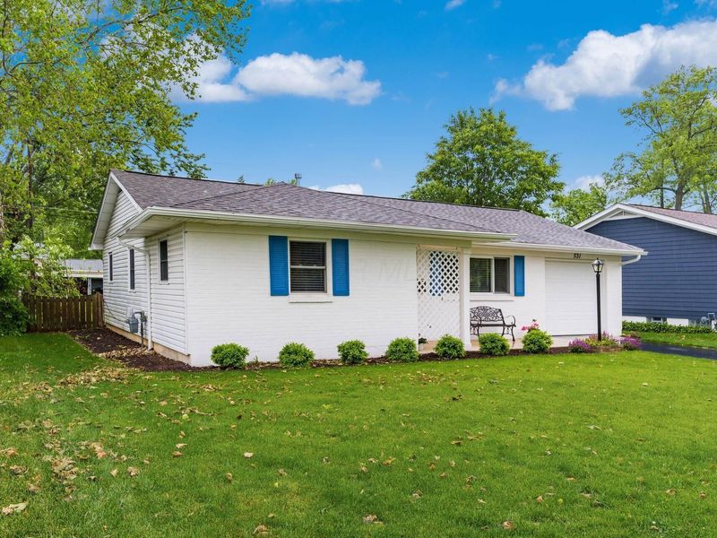531 Deerwood Avenue E, Columbus, OH 43230 Photo 3