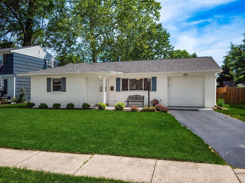 531 Deerwood Avenue E, Columbus, OH 43230 Photo 4