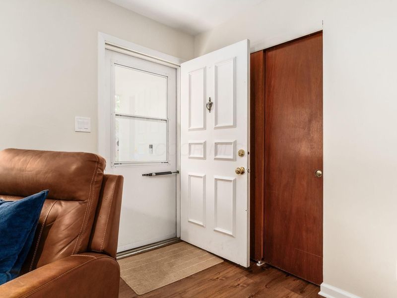 531 Deerwood Avenue E, Columbus, OH 43230 Photo 5