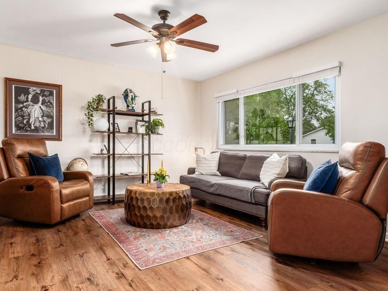 531 Deerwood Avenue E, Columbus, OH 43230 Photo 6