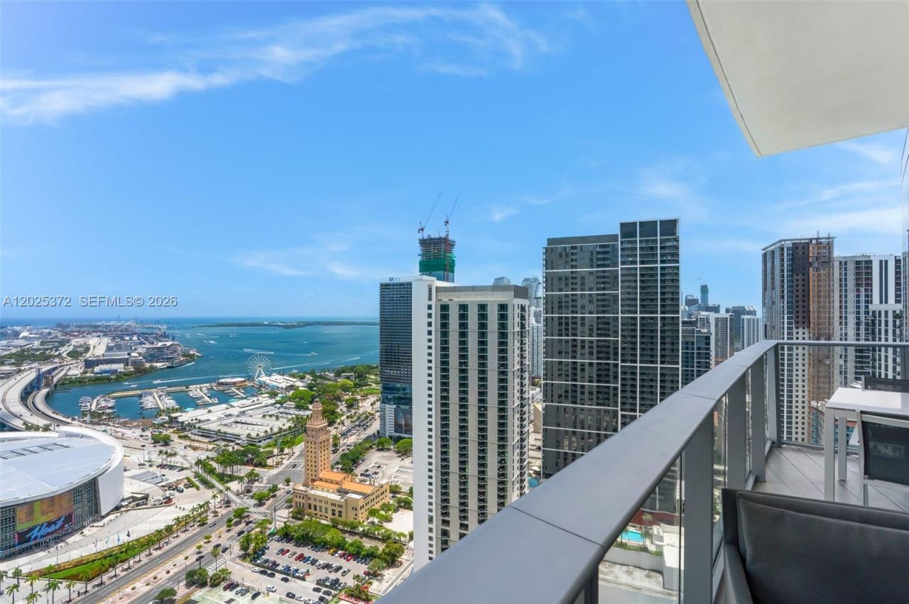 851 NE 1st Ave , Unit 3909, Miami, FL 33132 Photo