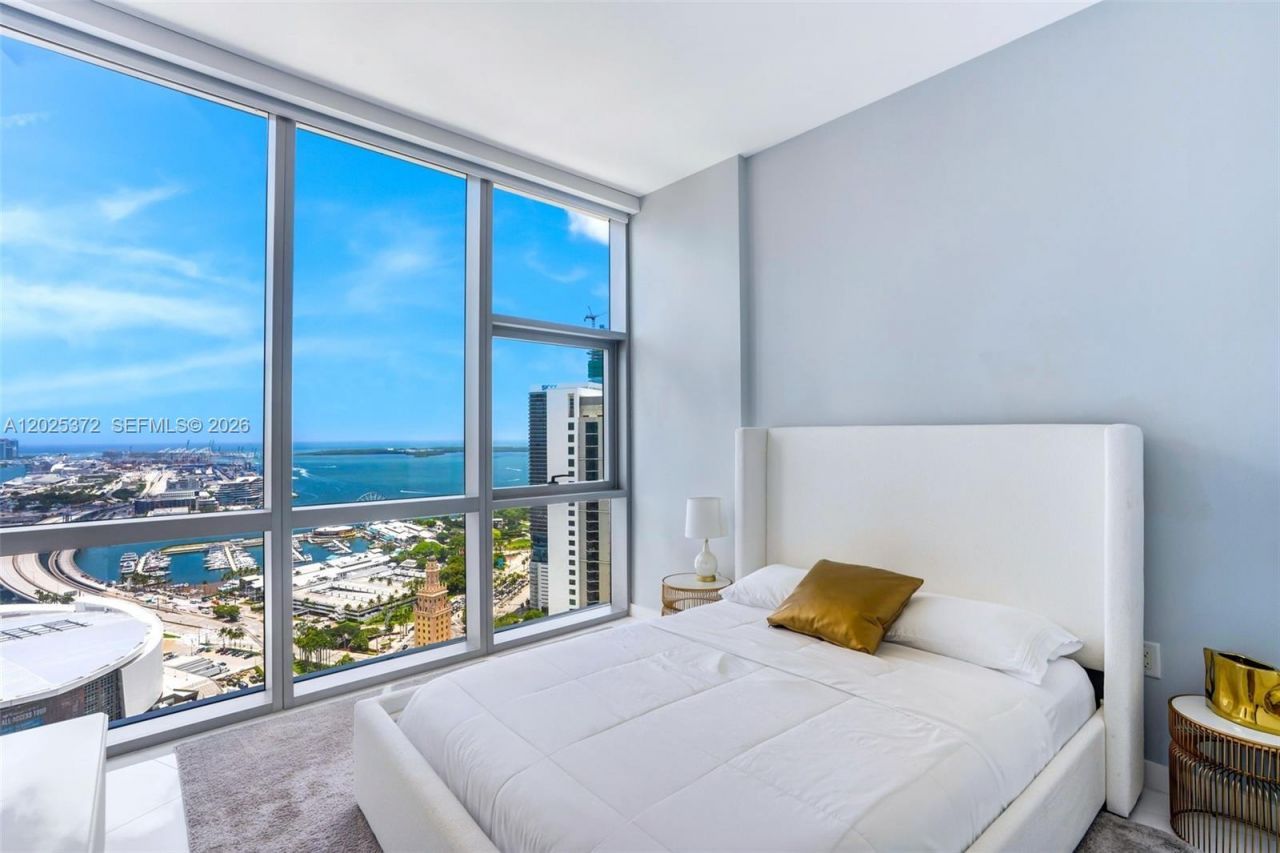 851 NE 1st Ave , Unit 3909, Miami, FL 33132 Photo