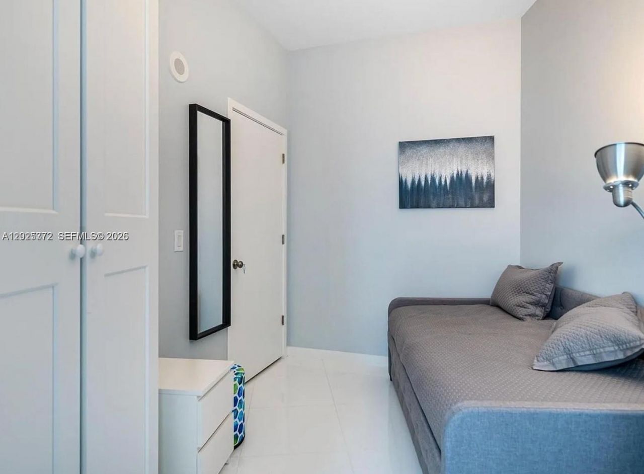 851 NE 1st Ave , Unit 3909, Miami, FL 33132 Photo