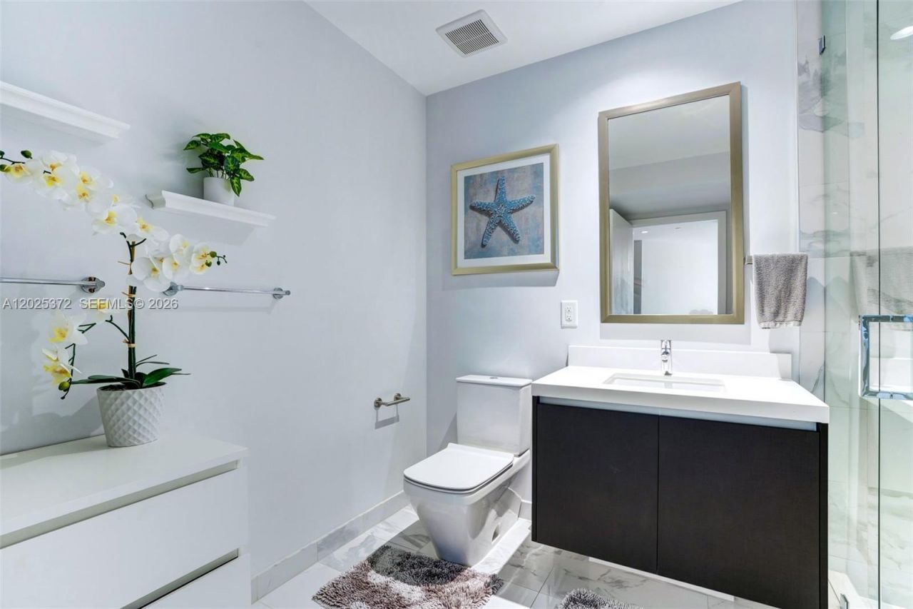 851 NE 1st Ave , Unit 3909, Miami, FL 33132 Photo