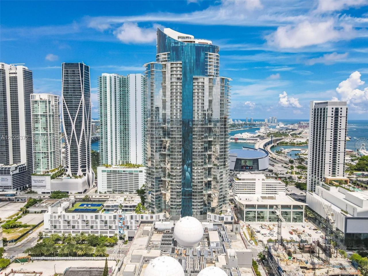 851 NE 1st Ave , Unit 3909, Miami, FL 33132 Photo