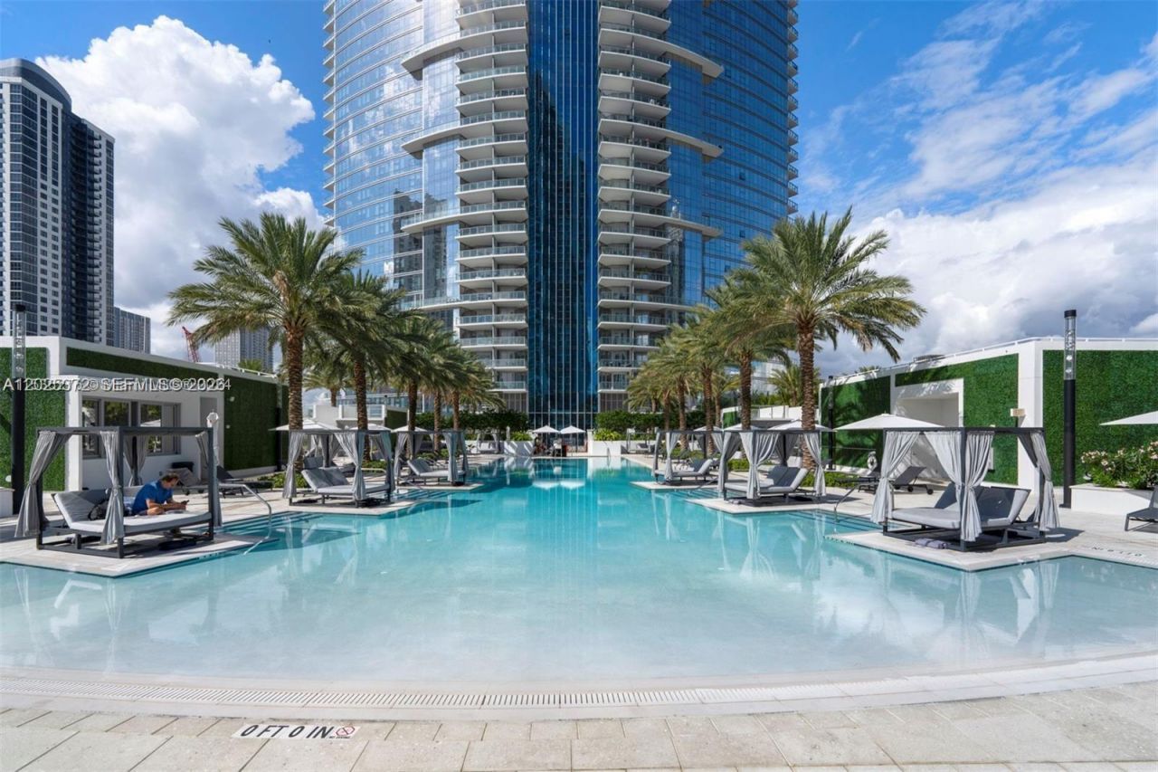 851 NE 1st Ave , Unit 3909, Miami, FL 33132 Photo