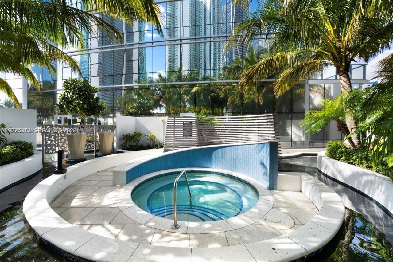 851 NE 1st Ave , Unit 3909, Miami, FL 33132 Photo