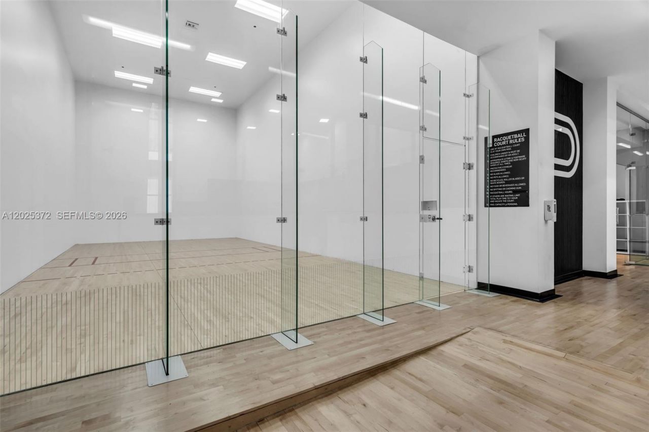 851 NE 1st Ave , Unit 3909, Miami, FL 33132 Photo