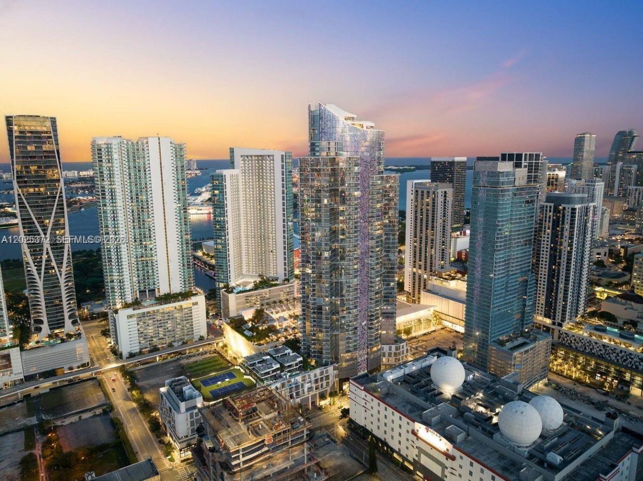 851 NE 1st Ave , Unit 3909, Miami, FL 33132 Photo