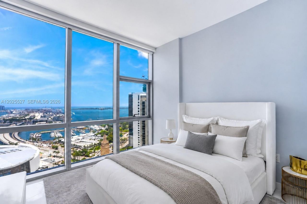 851 NE 1st Ave , Unit 3909, Miami, FL 33132 Photo