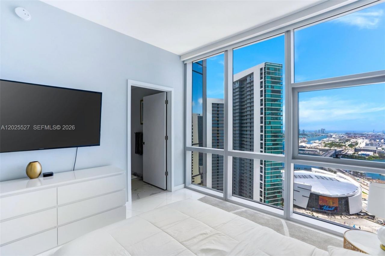 851 NE 1st Ave , Unit 3909, Miami, FL 33132 Photo