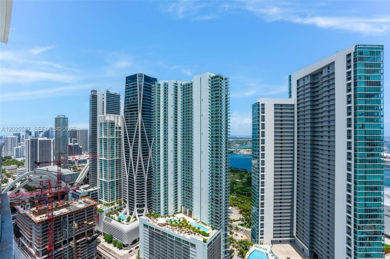 851 NE 1st Ave , Unit 3909, Miami, FL 33132 Photo