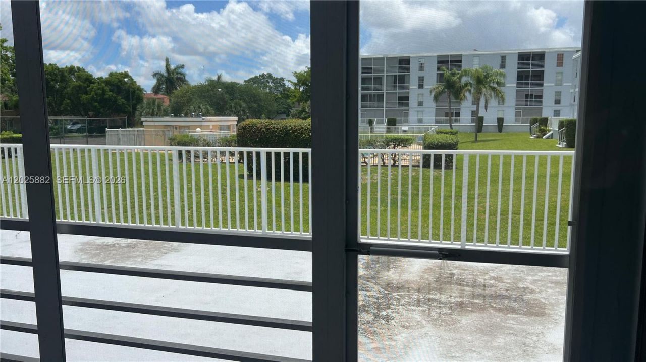7980 N French Dr , Unit 3-103, Pembroke Pines, FL 33024 Photo