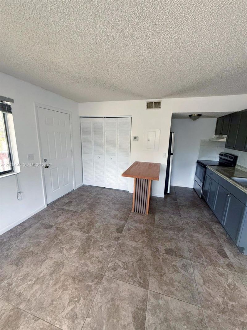 2070 NW 43rd Ter , Unit 6, Lauderhill, FL 33313 Photo