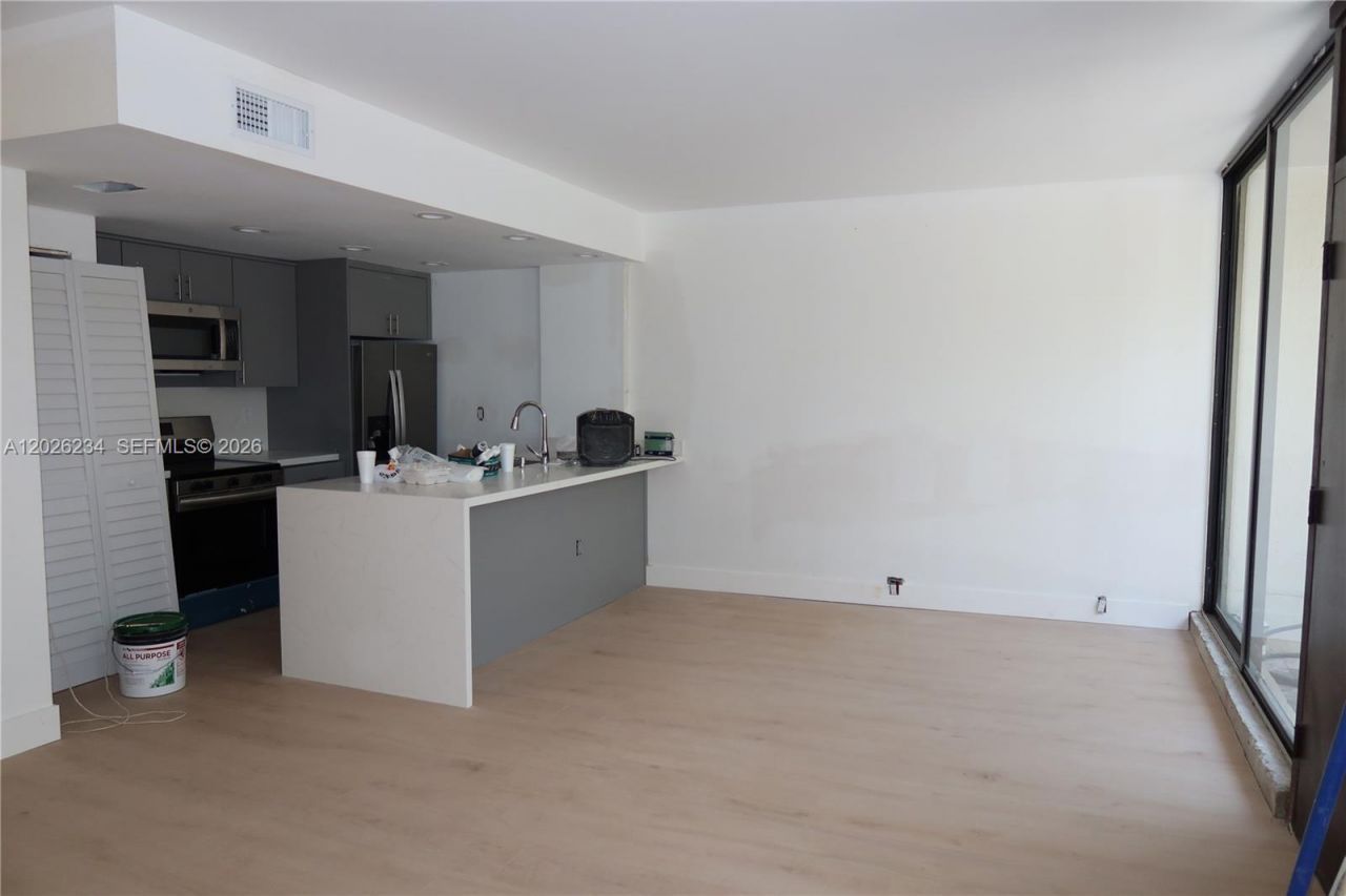 3190 Bird Ave, Unit 15, Coconut Grove, FL 33133 Photo