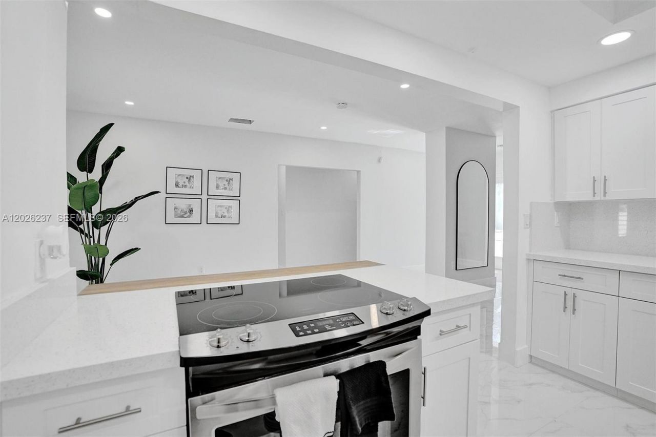 1355 Madison St , Hollywood, FL 33019 Photo