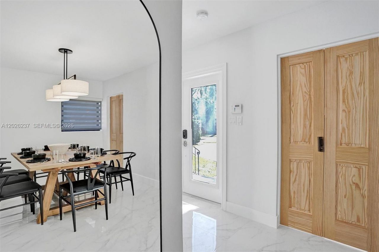 1355 Madison St , Hollywood, FL 33019 Photo