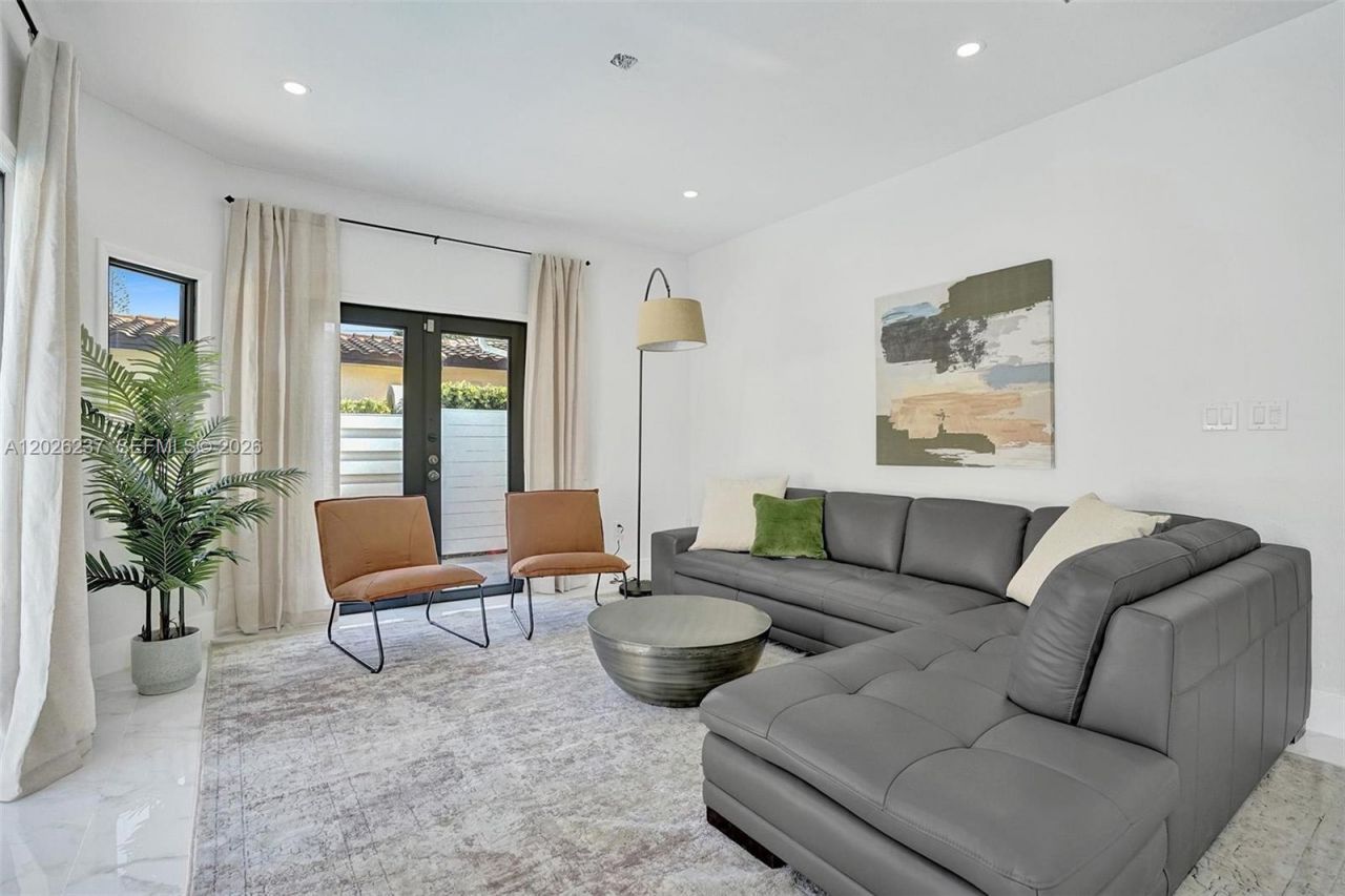 1355 Madison St , Hollywood, FL 33019 Photo