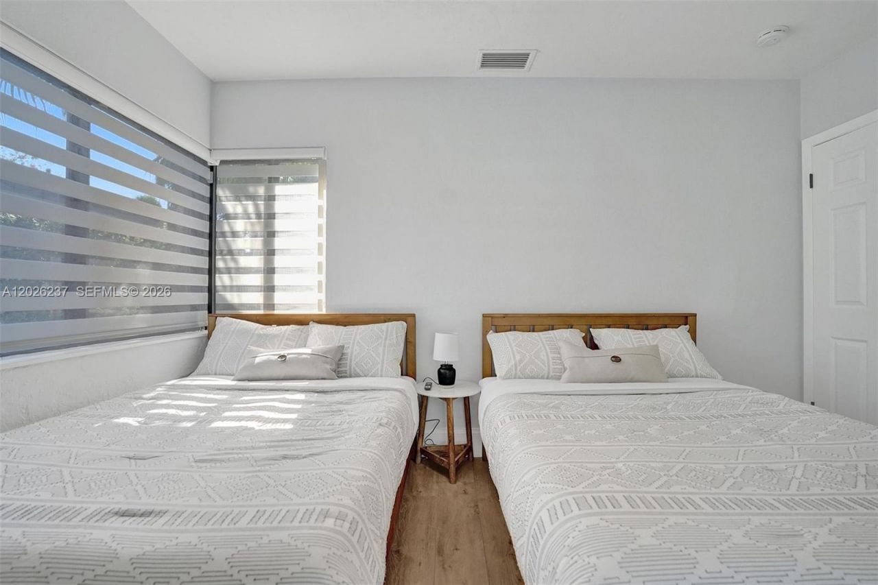 1355 Madison St , Hollywood, FL 33019 Photo