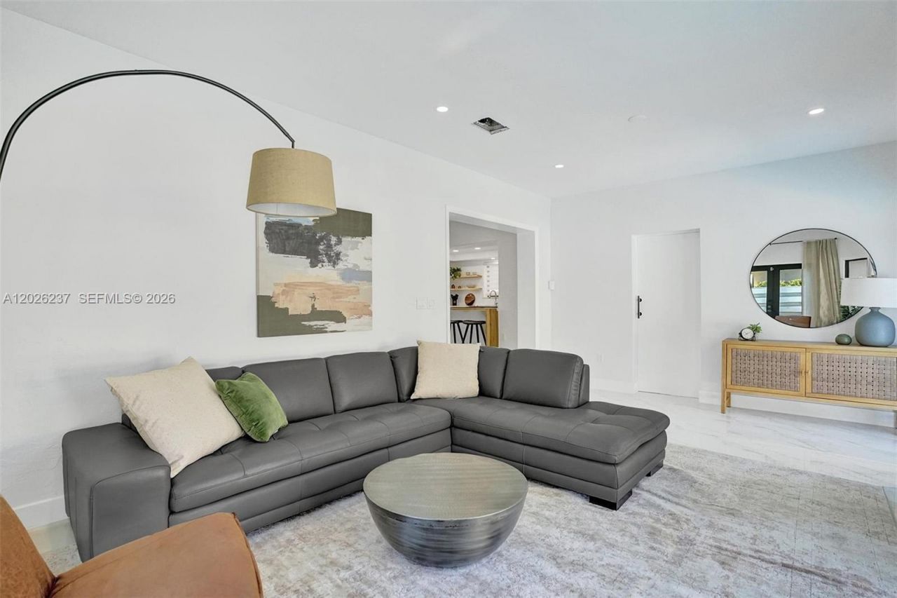 1355 Madison St , Hollywood, FL 33019 Photo