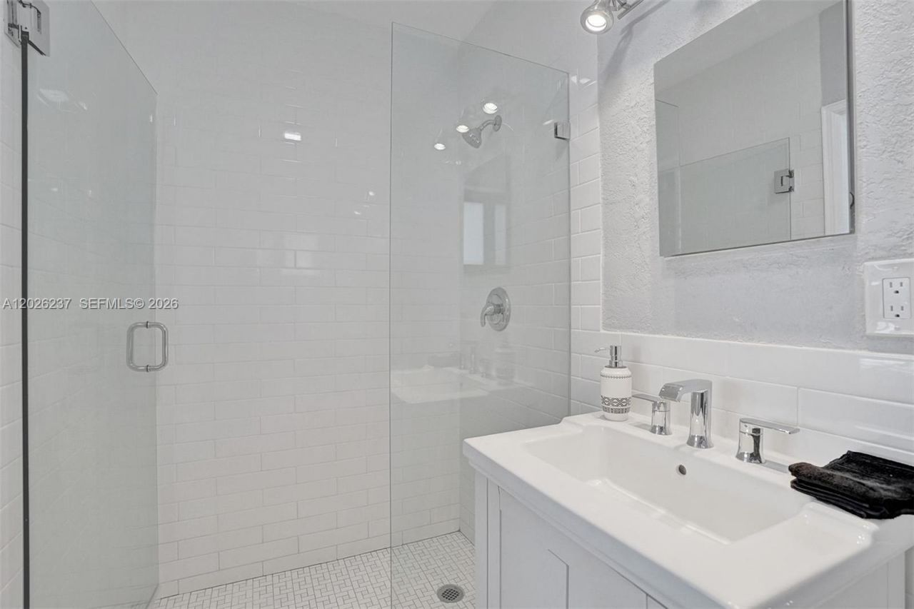 1355 Madison St , Hollywood, FL 33019 Photo
