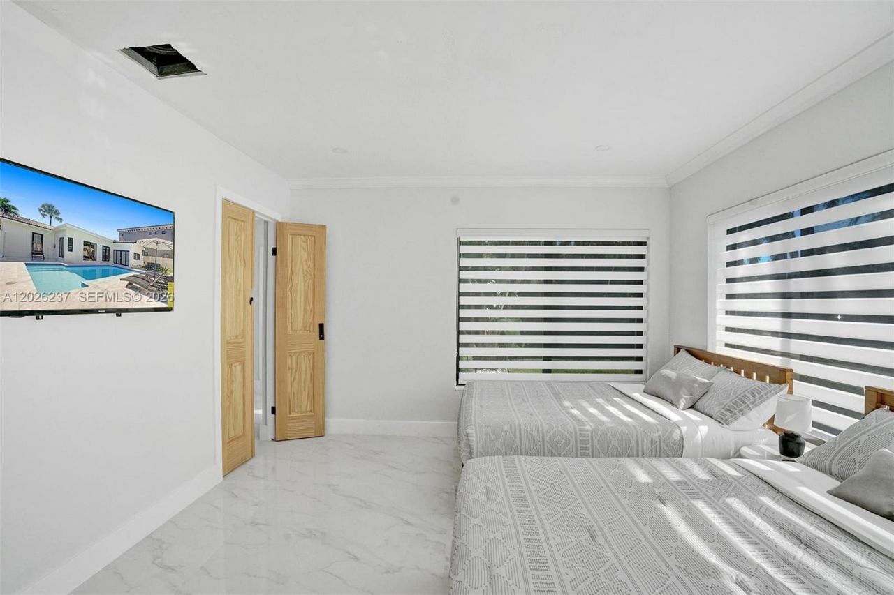 1355 Madison St , Hollywood, FL 33019 Photo