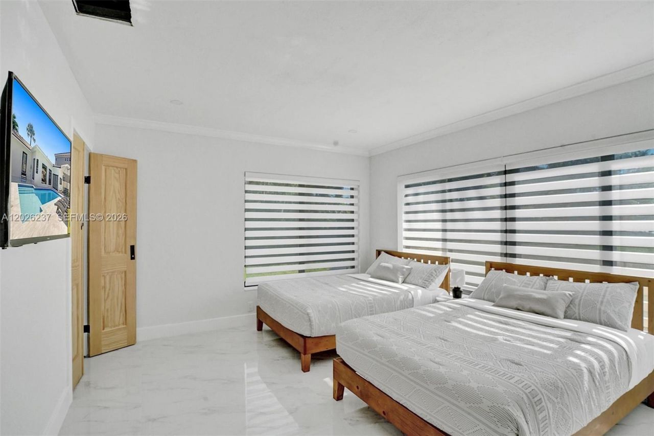 1355 Madison St , Hollywood, FL 33019 Photo