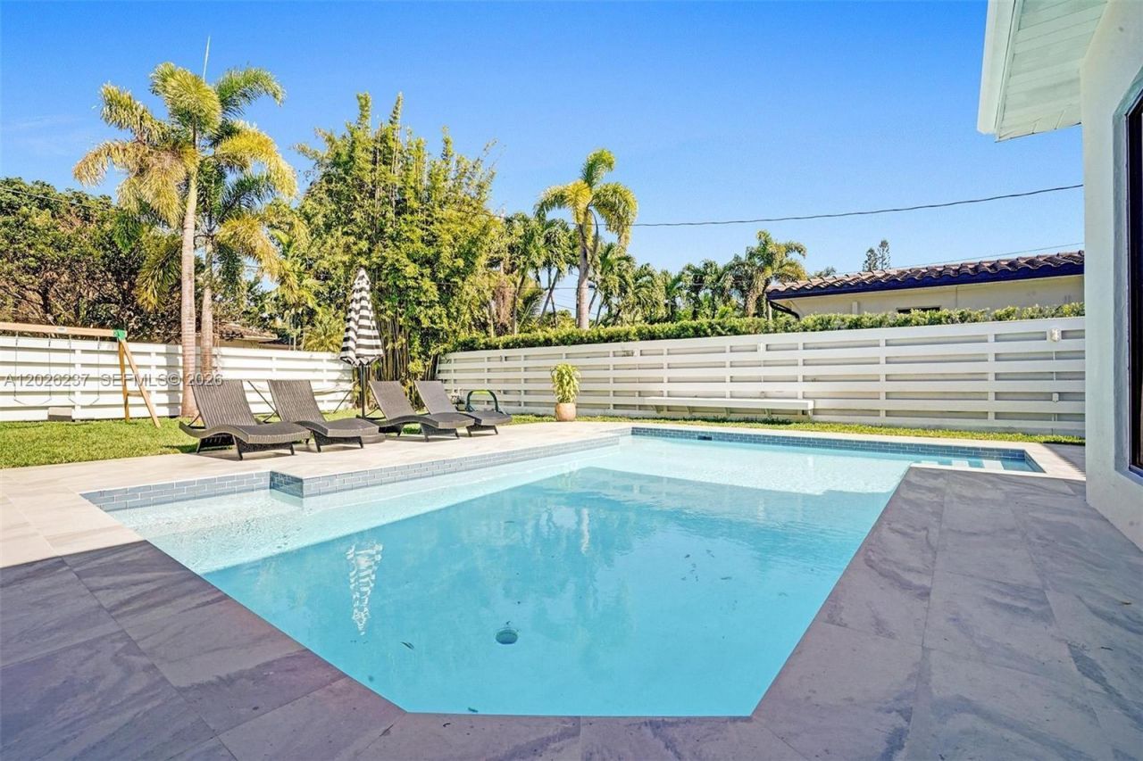 1355 Madison St , Hollywood, FL 33019 Photo