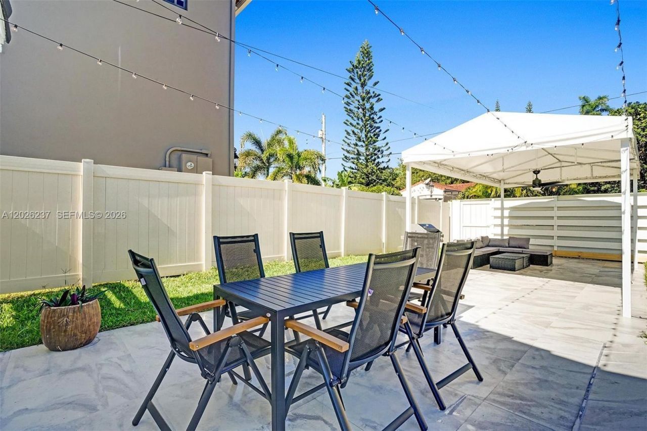 1355 Madison St , Hollywood, FL 33019 Photo