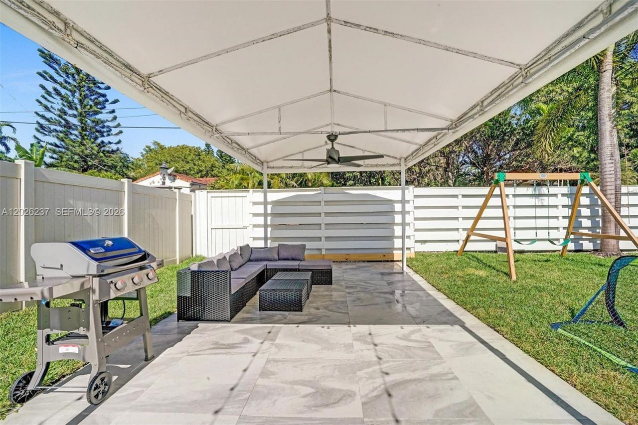 1355 Madison St , Hollywood, FL 33019 Photo
