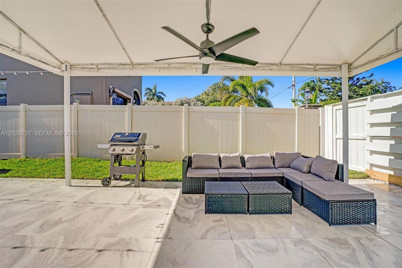 1355 Madison St , Hollywood, FL 33019 Photo