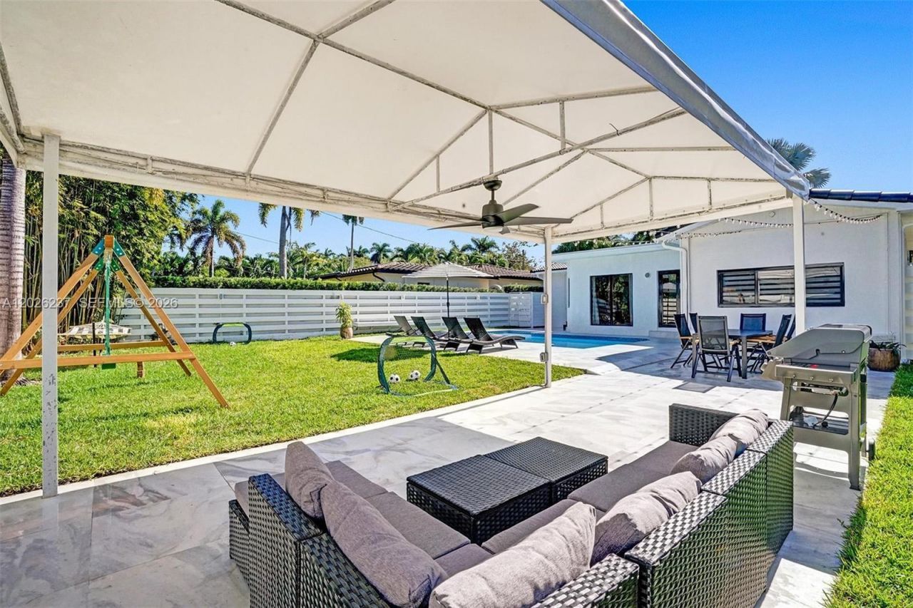 1355 Madison St , Hollywood, FL 33019 Photo