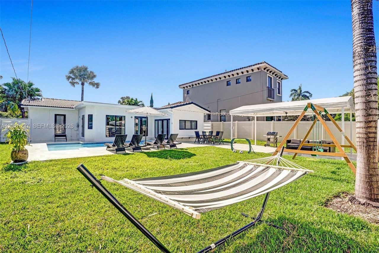 1355 Madison St , Hollywood, FL 33019 Photo