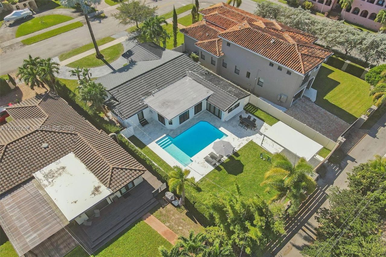 1355 Madison St , Hollywood, FL 33019 Photo