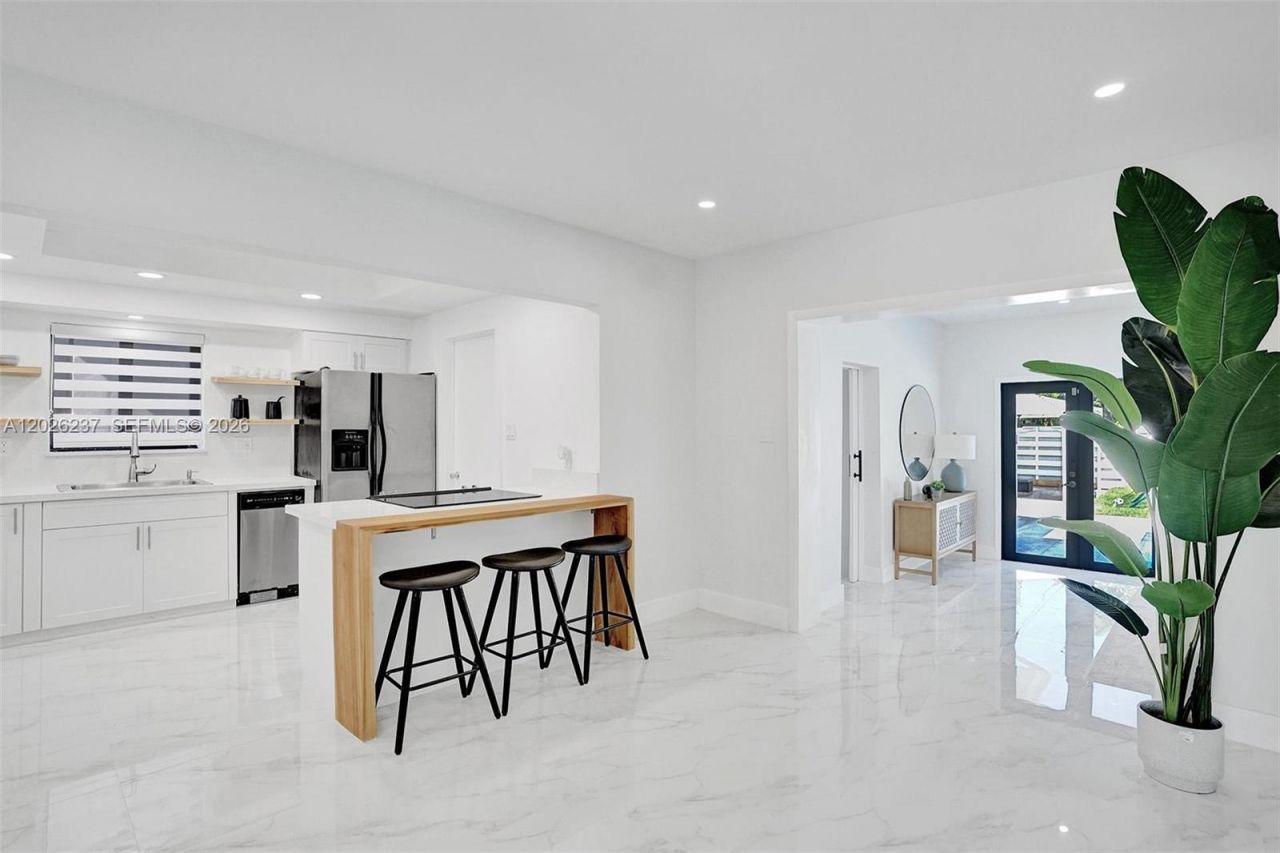 1355 Madison St , Hollywood, FL 33019 Photo