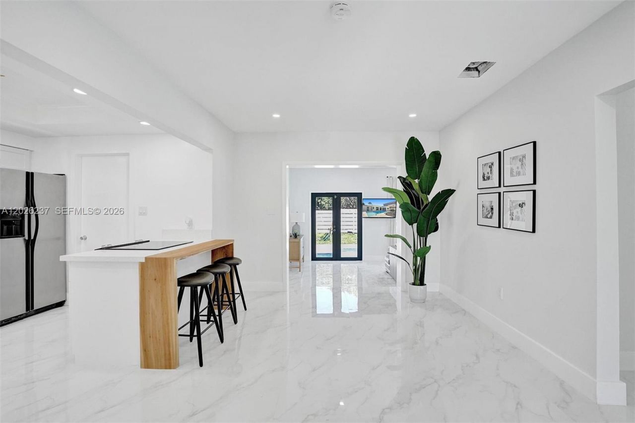 1355 Madison St , Hollywood, FL 33019 Photo