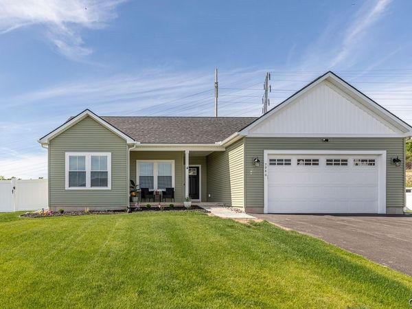 5986 Paradise Circle , Syracuse, NY 13209