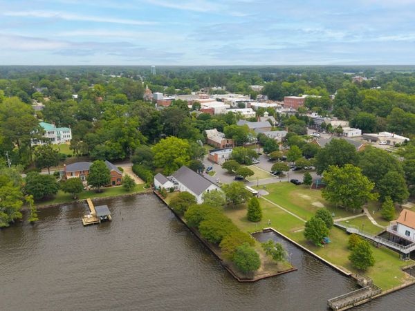 111 W Water Street, Edenton, NC 27932