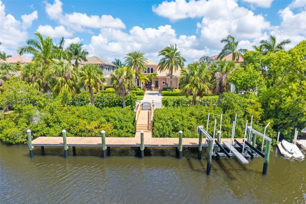 4015 Hawk Island Drive, Bradenton, FL 34208 Photo