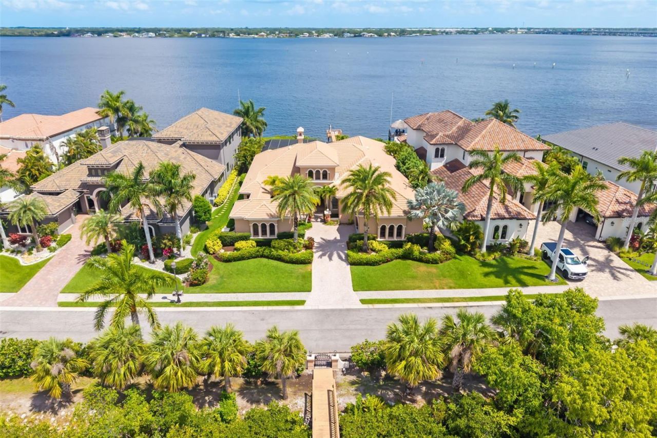 4015 Hawk Island Drive, Bradenton, FL 34208 Photo