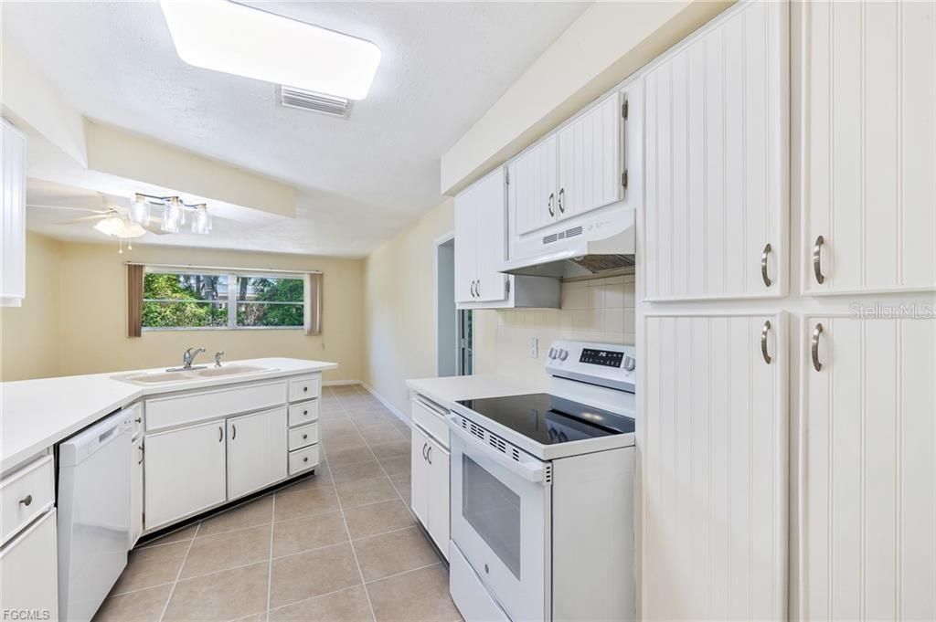 5661 Eichen Circle E, Fort Myers, FL 33919 Photo