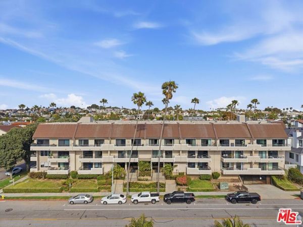 700 Esplanade, Unit 30, Redondo Beach, CA 90277