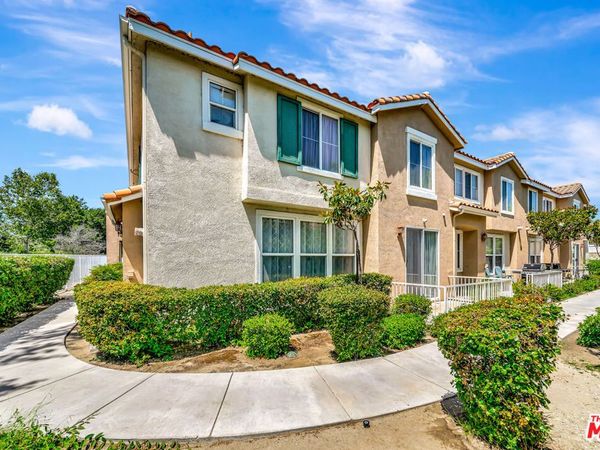 18038 Flynn Drive, Unit 5301, Canyon Country, CA 91387
